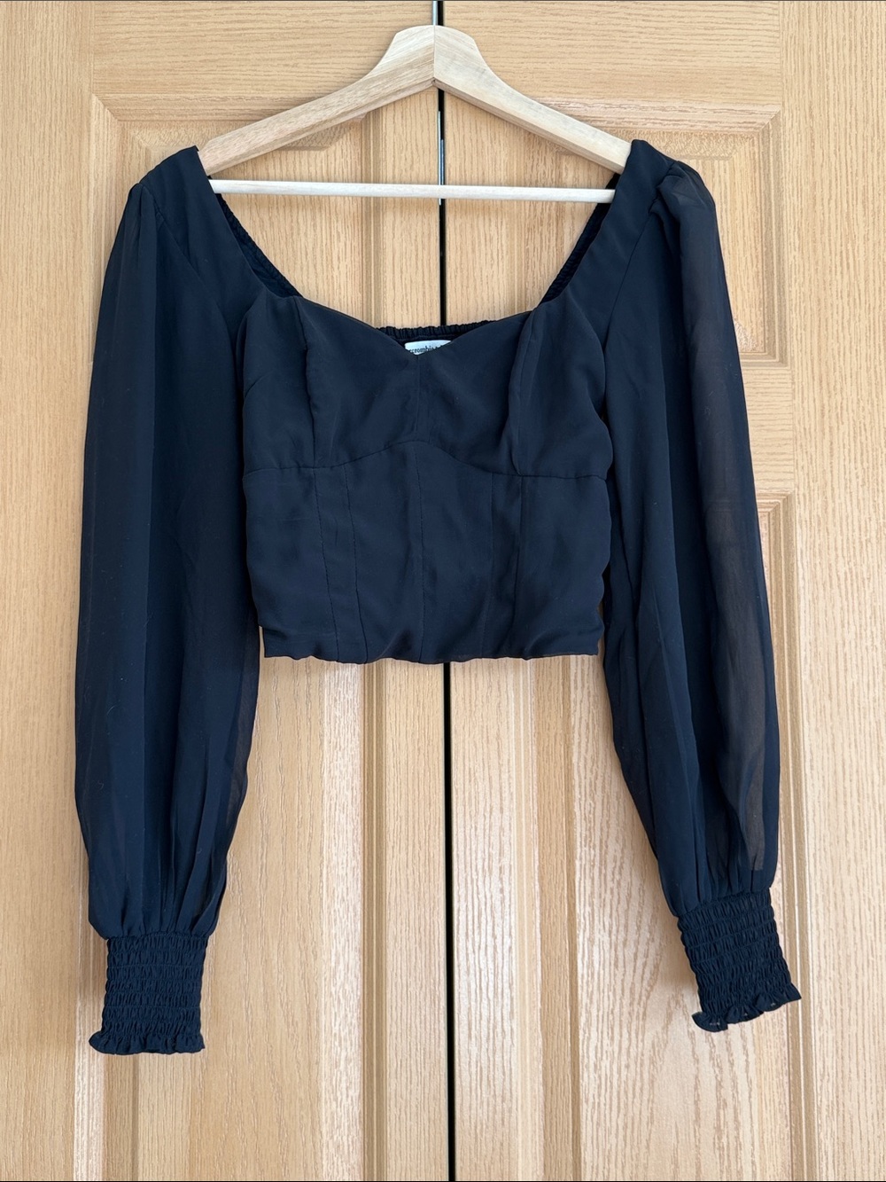 Abercrombie & Fitch women’s Black Sheer-Sleeve Smocked Cuff black top XS